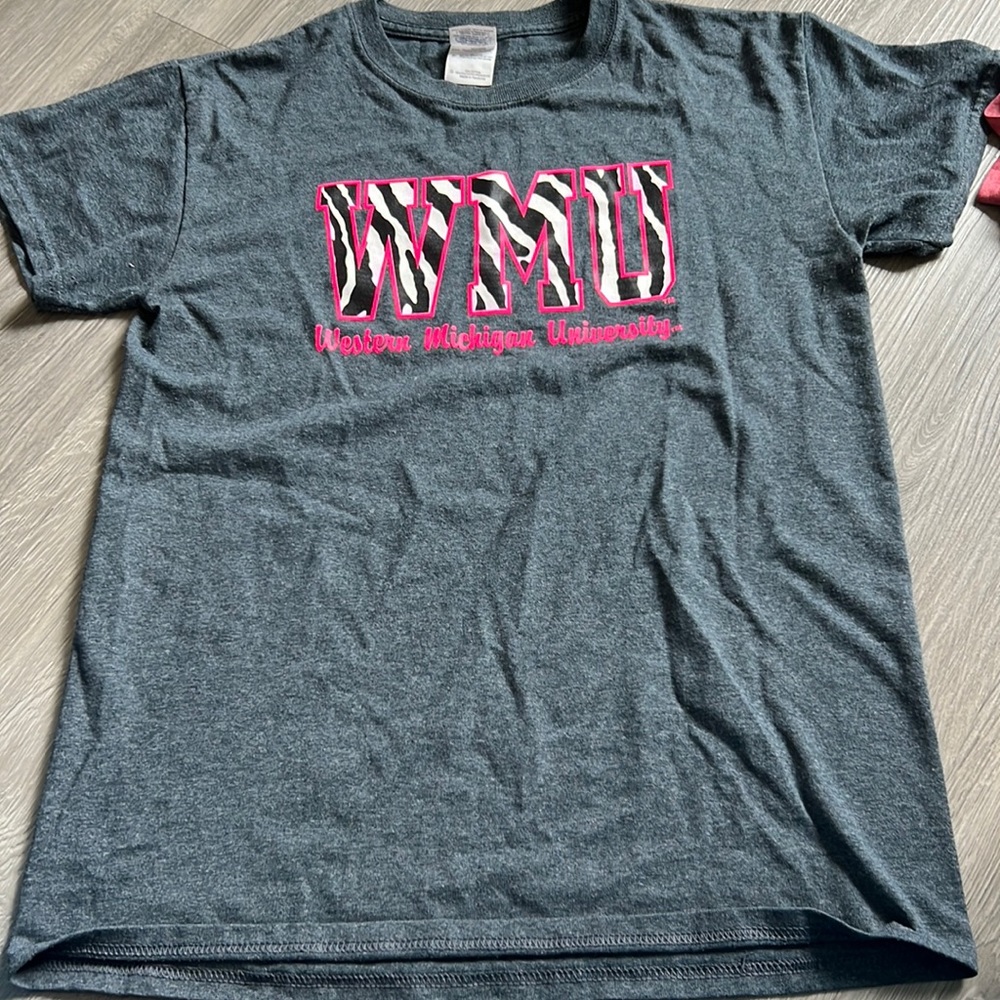 T shirt (size Small)